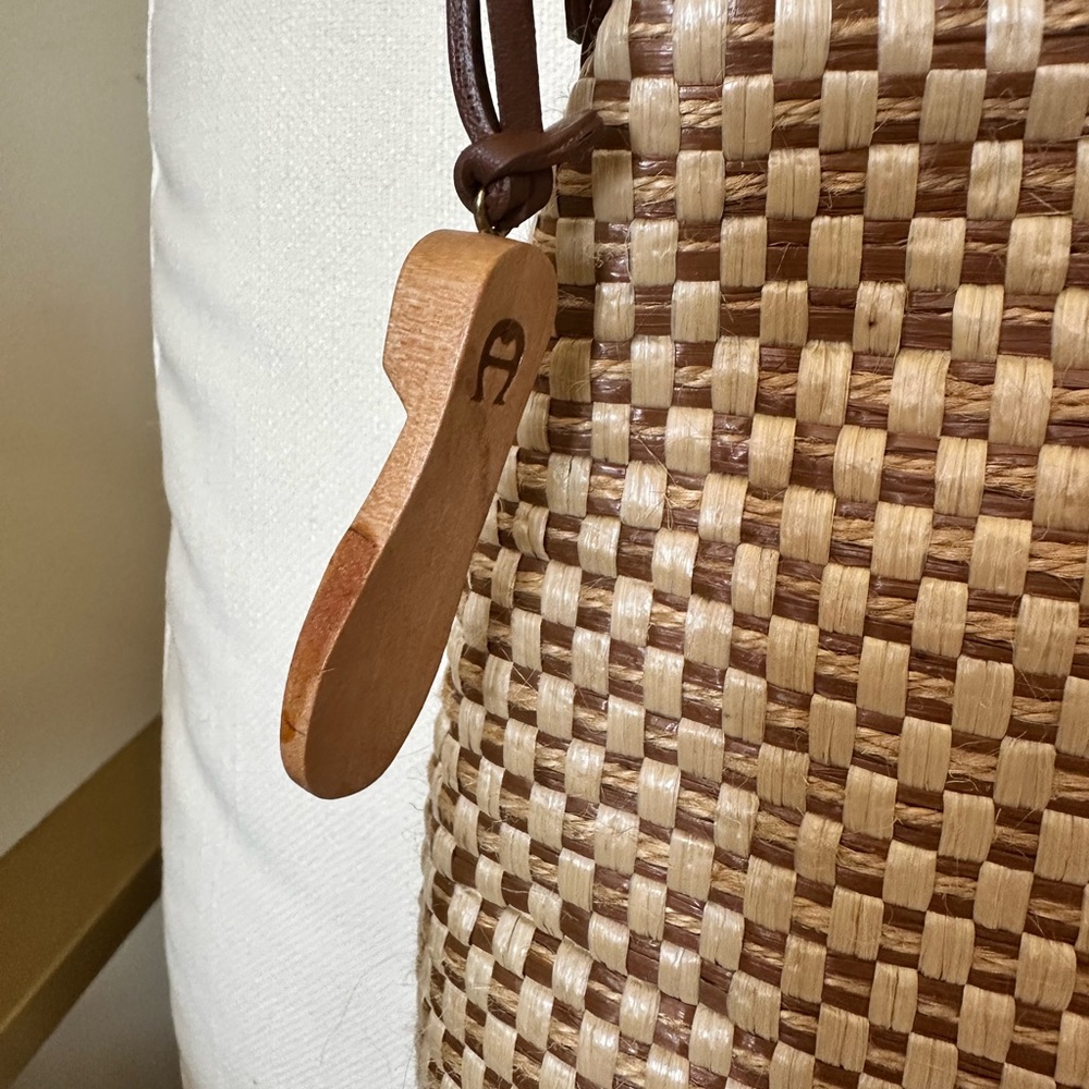 Etienne Aigner Vintage woven straw shoulder bag purse 2 Tone Beige Brown NWT - Picture 3 of 7